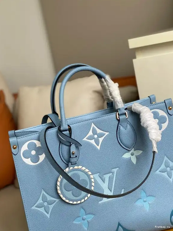 First bag ru VUITTON MM LOUIS ONTHEGO 0529
